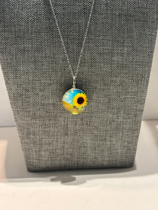 Blue Sky Sunflower Necklace – A Symbol of Light and Renewal