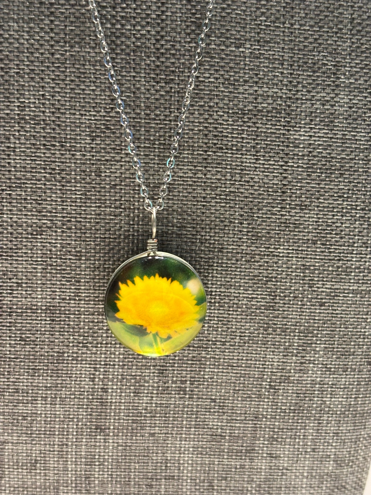 Golden Bloom Necklace – Sunshine in Every Moment